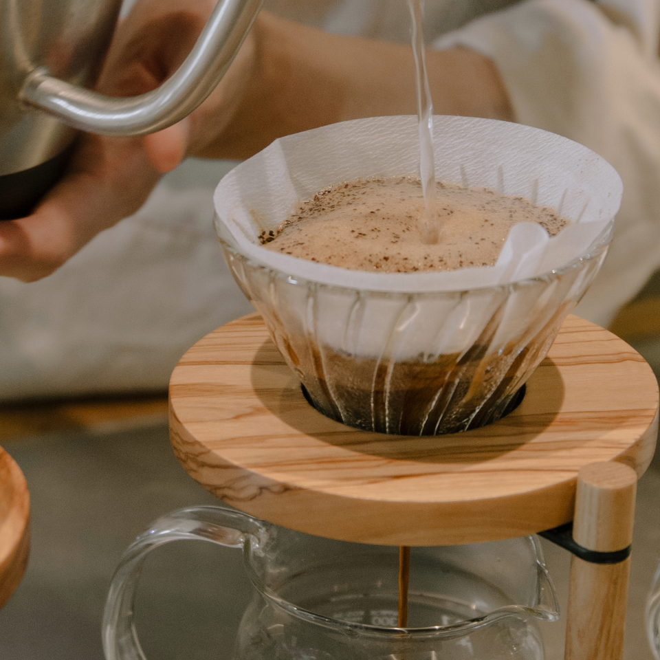 HARIO ハリオ V60 グラスドリッパー オリーブウッド 02(1-4杯用)